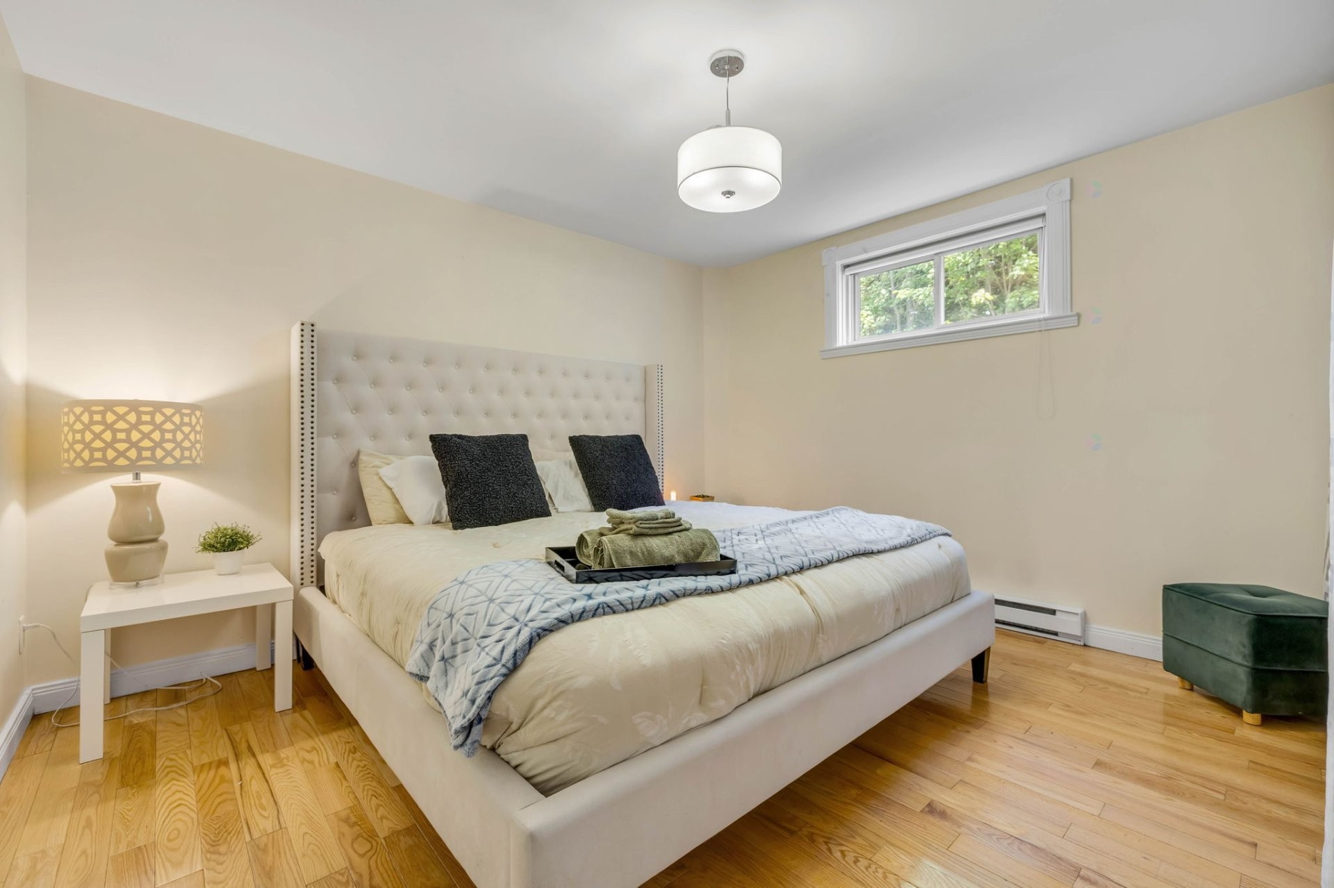 Chambre à coucher - 765 Av. Ste-Brigitte, Sainte-Brigitte-De-Laval, QC - Indoor Photo Showing Bedroom