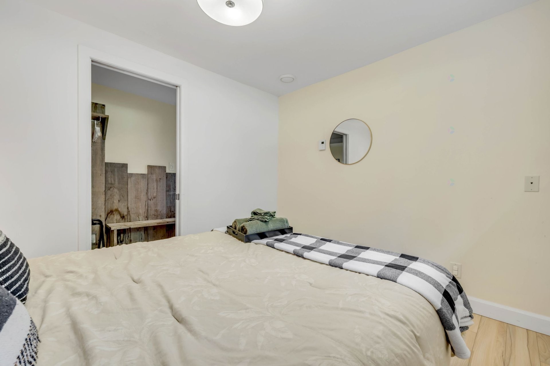 Chambre à coucher - 765 Av. Ste-Brigitte, Sainte-Brigitte-De-Laval, QC - Indoor Photo Showing Bedroom