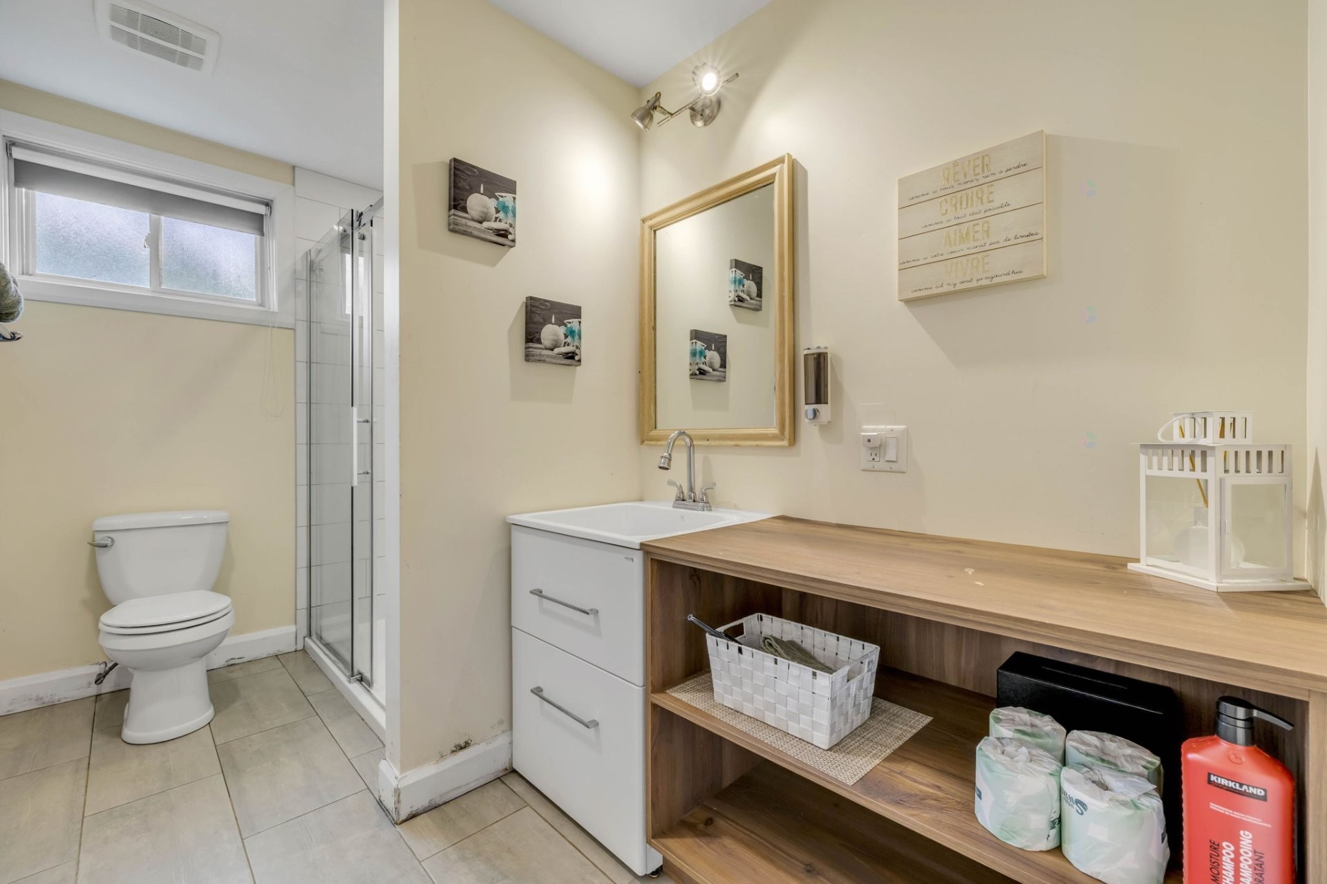 Salle de bains - 765 Av. Ste-Brigitte, Sainte-Brigitte-De-Laval, QC - Indoor Photo Showing Bathroom