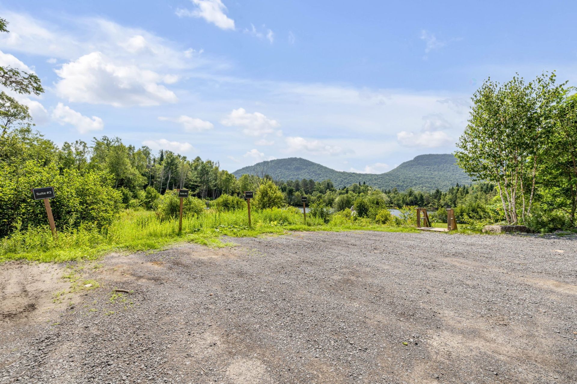 Cour - 765 Av. Ste-Brigitte, Sainte-Brigitte-De-Laval, QC - Outdoor With View