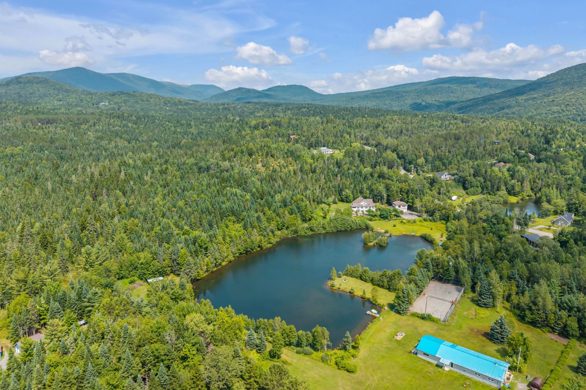 Photo aérienne - 765 Av. Ste-Brigitte, Sainte-Brigitte-De-Laval, QC - Outdoor With Body Of Water With View