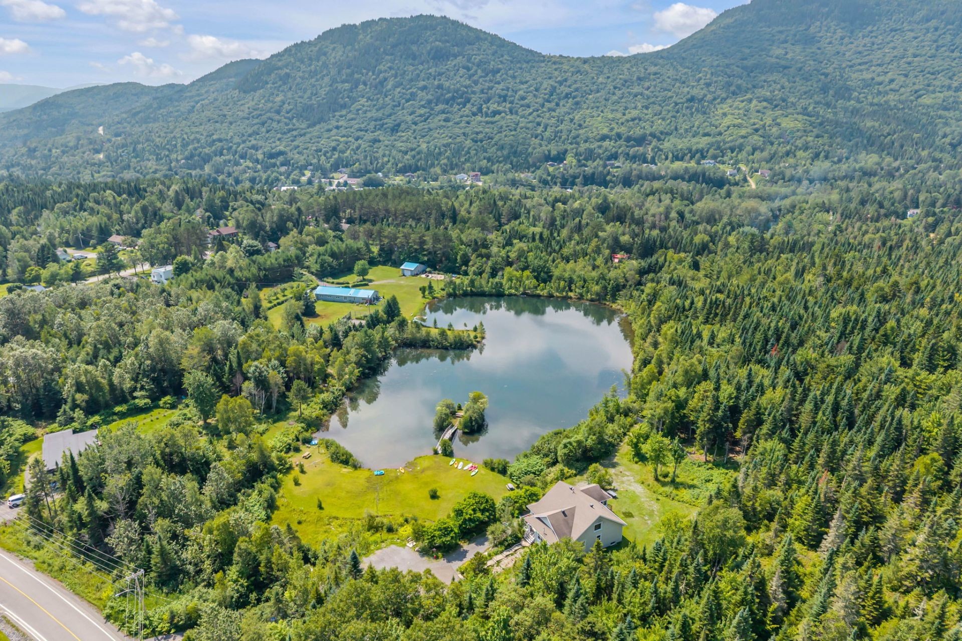 Photo aérienne - 765 Av. Ste-Brigitte, Sainte-Brigitte-De-Laval, QC - Outdoor With Body Of Water With View