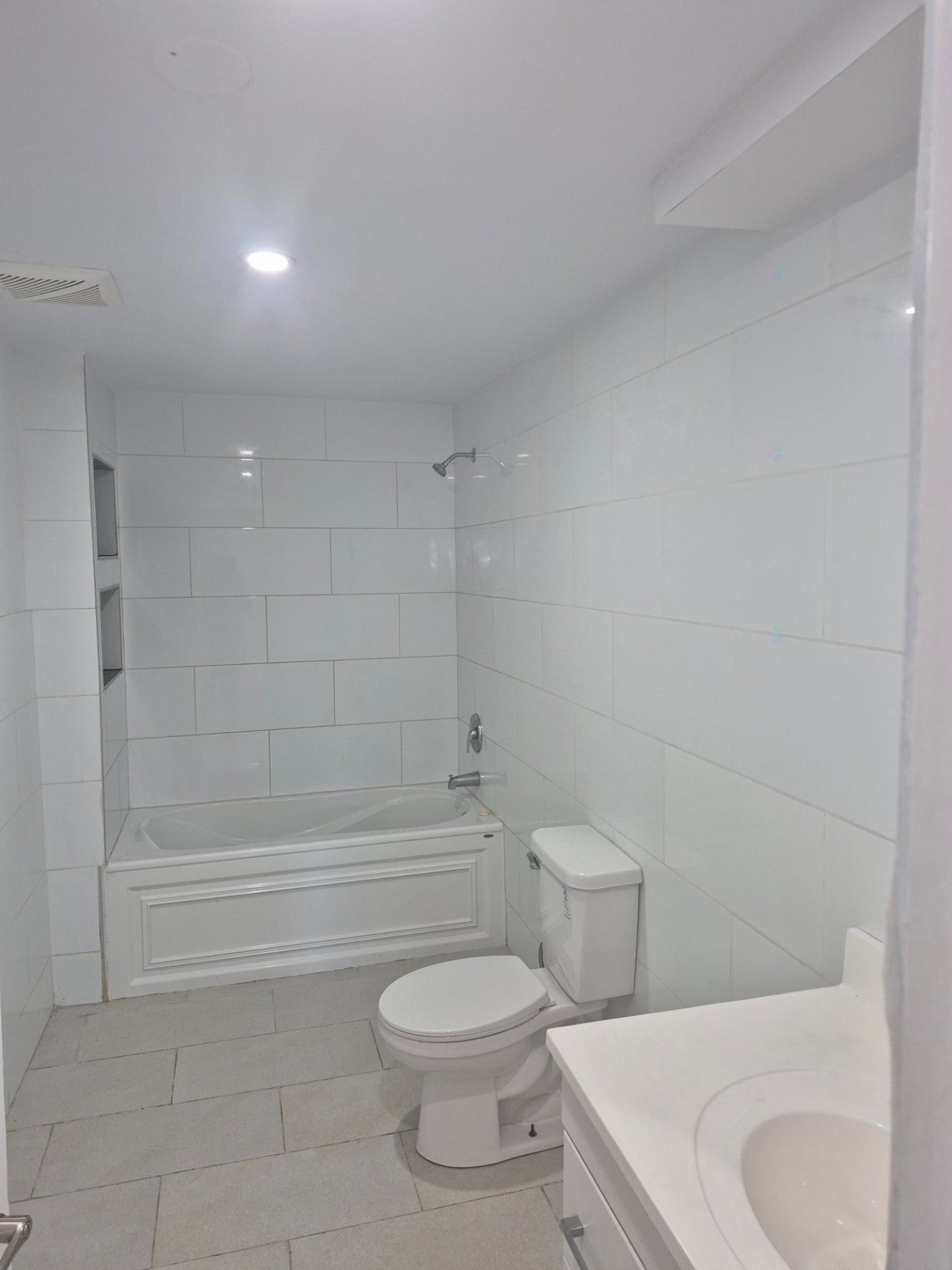 Bathroom - 14A Rue De Bayeux, Laval (Laval-Des-Rapides), QC - Indoor Photo Showing Bathroom