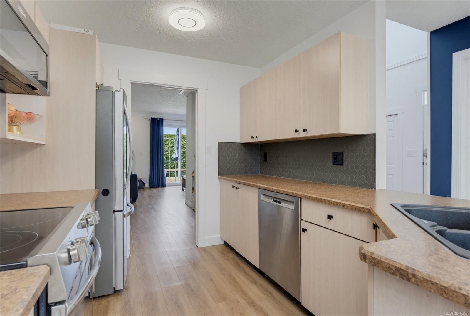 #9-2115 Amelia Ave, Sidney, BC