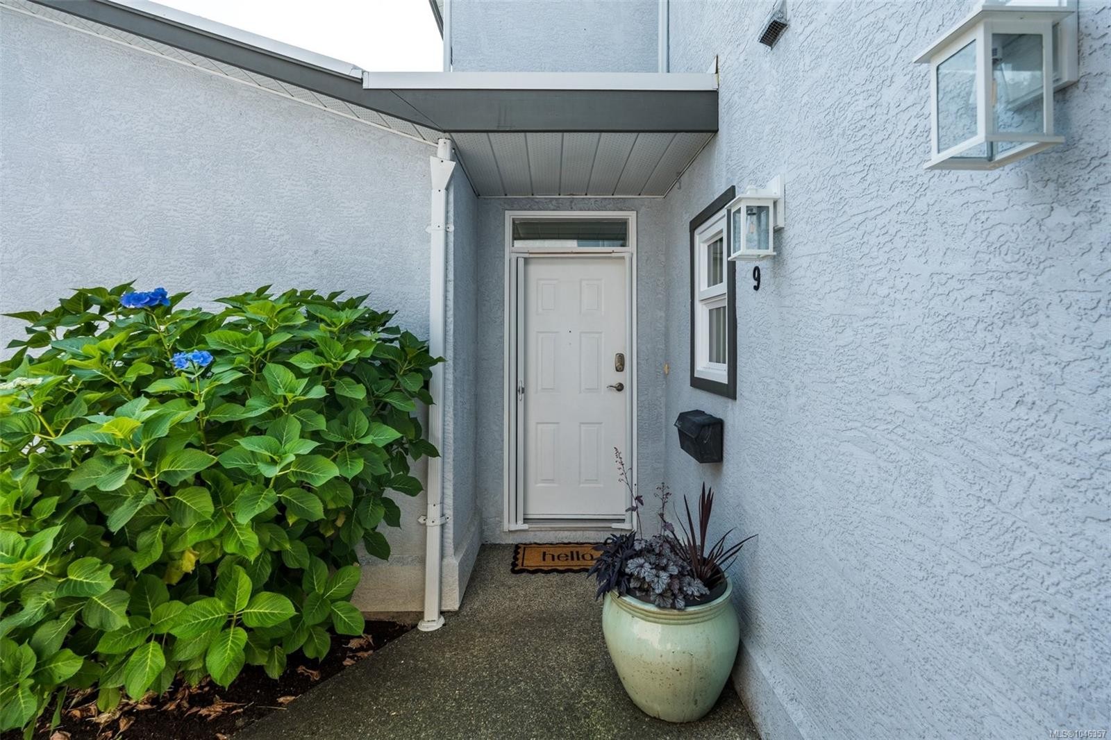 #9-2115 Amelia Ave, Sidney, BC