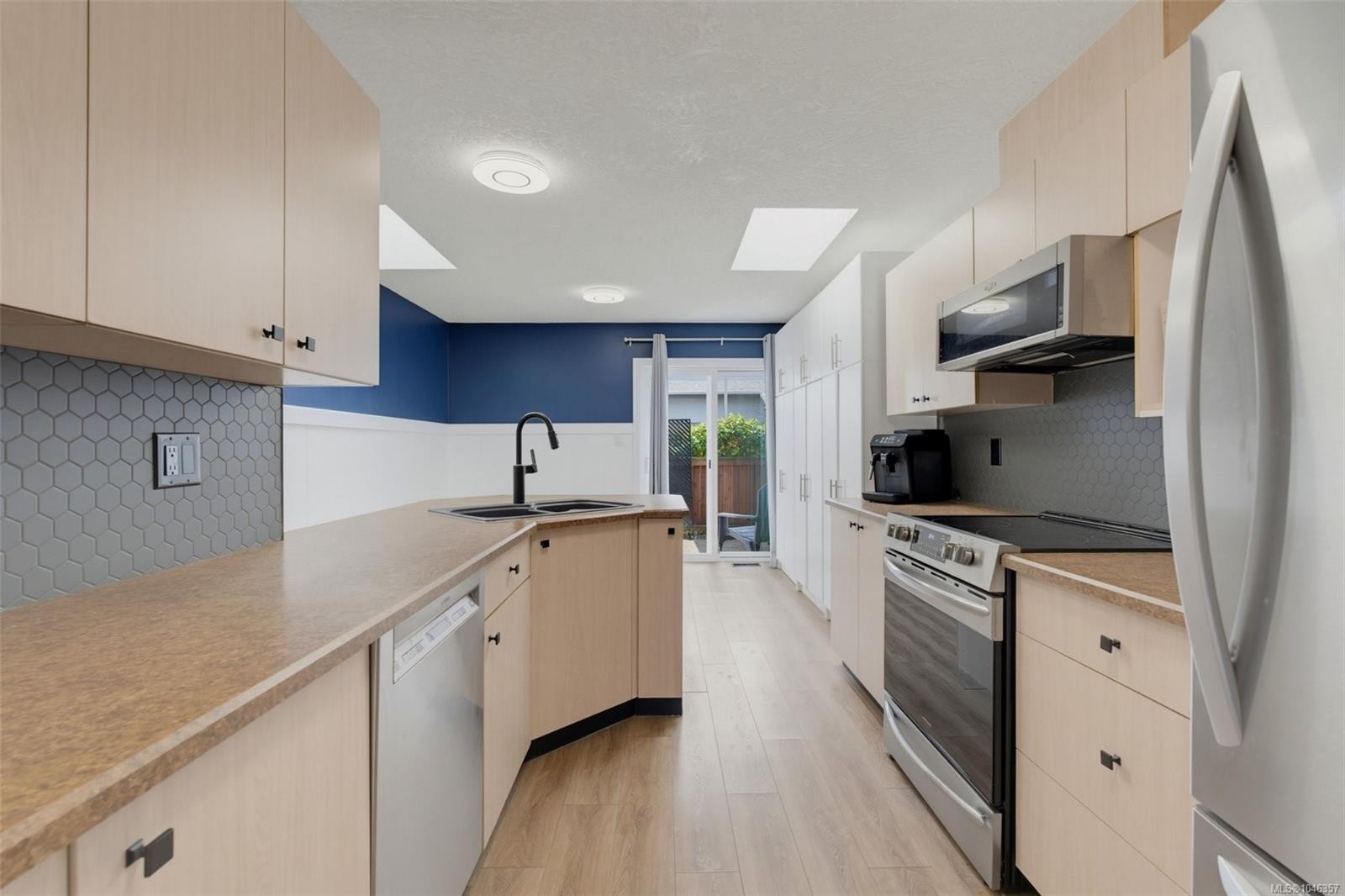 #9-2115 Amelia Ave, Sidney, BC
