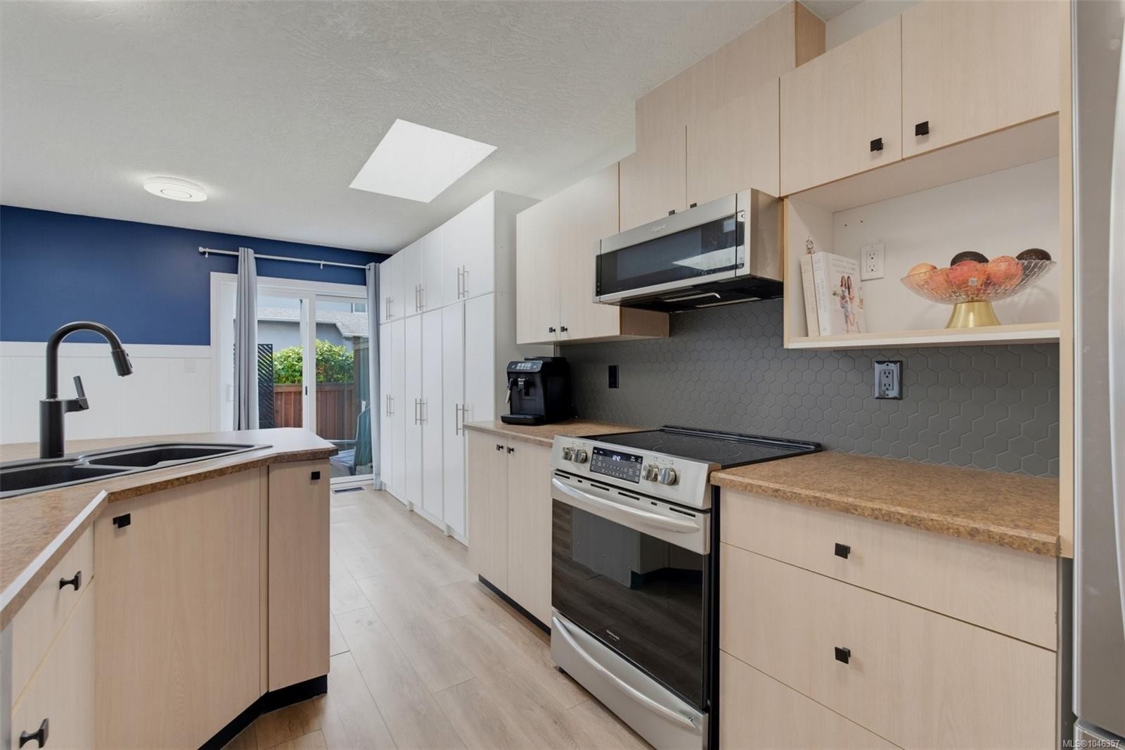 #9-2115 Amelia Ave, Sidney, BC