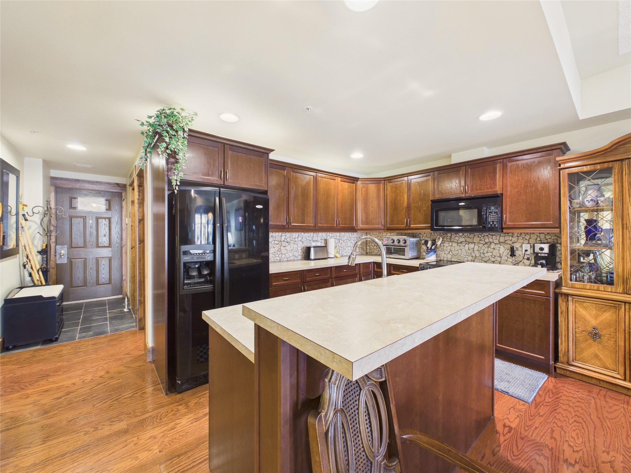 308-880 Dogwood Drive, Kimberley, BC - Indoor Photo Showing Kitchen