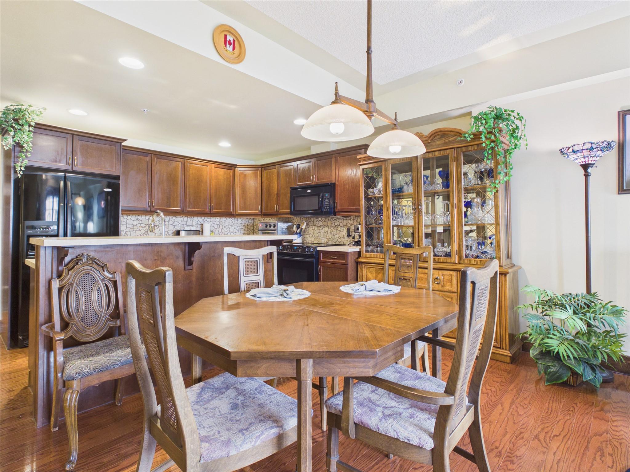 308-880 Dogwood Drive, Kimberley, BC - Indoor Photo Showing Dining Room