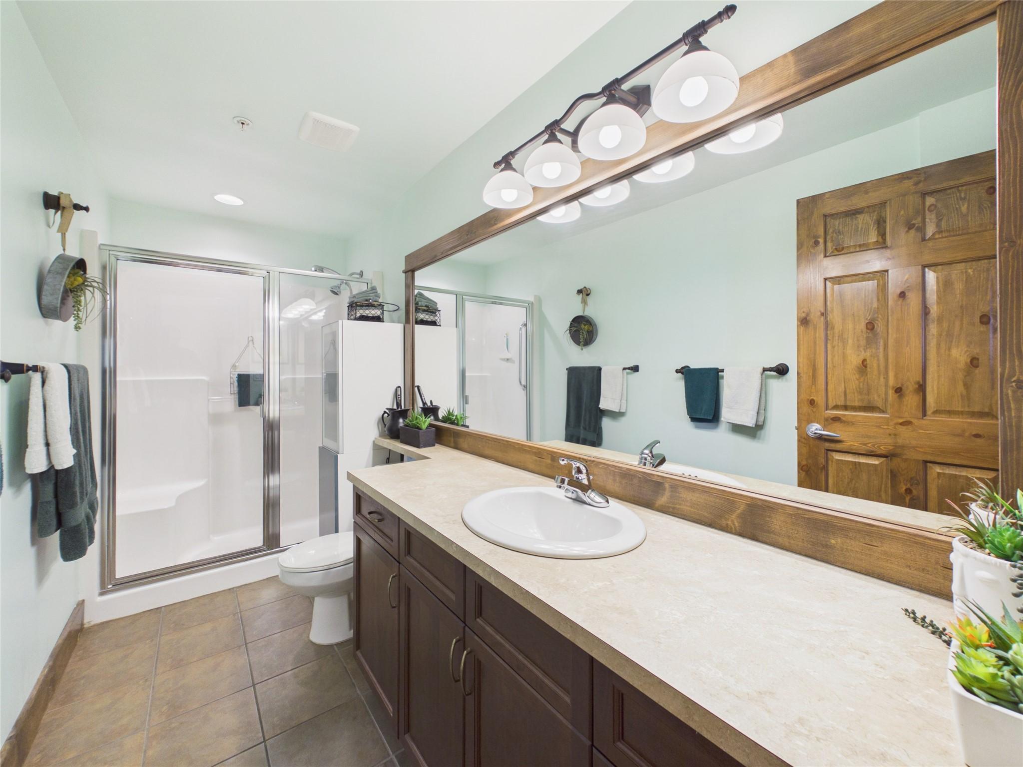 308-880 Dogwood Drive, Kimberley, BC - Indoor Photo Showing Bathroom
