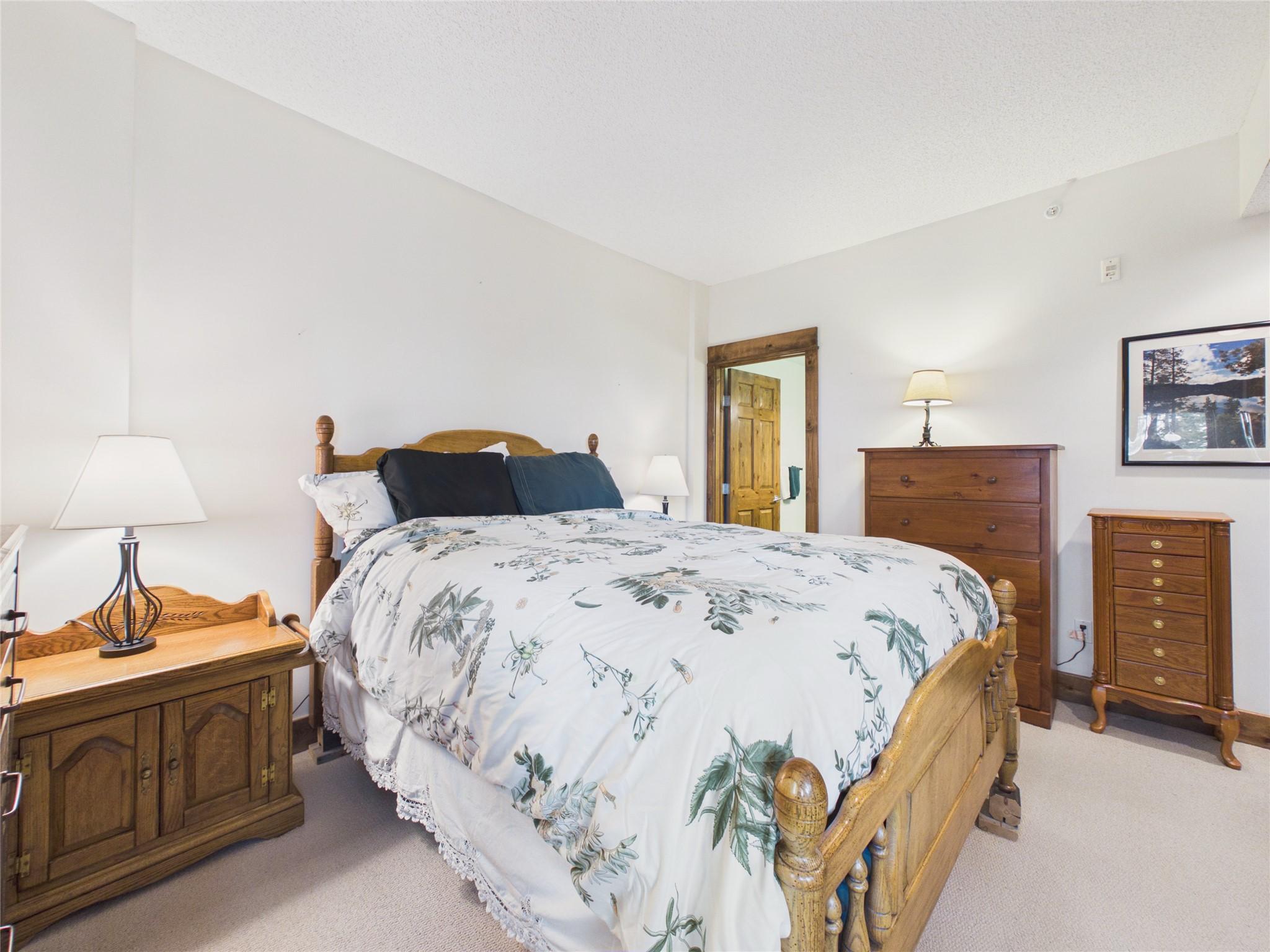 308-880 Dogwood Drive, Kimberley, BC - Indoor Photo Showing Bedroom