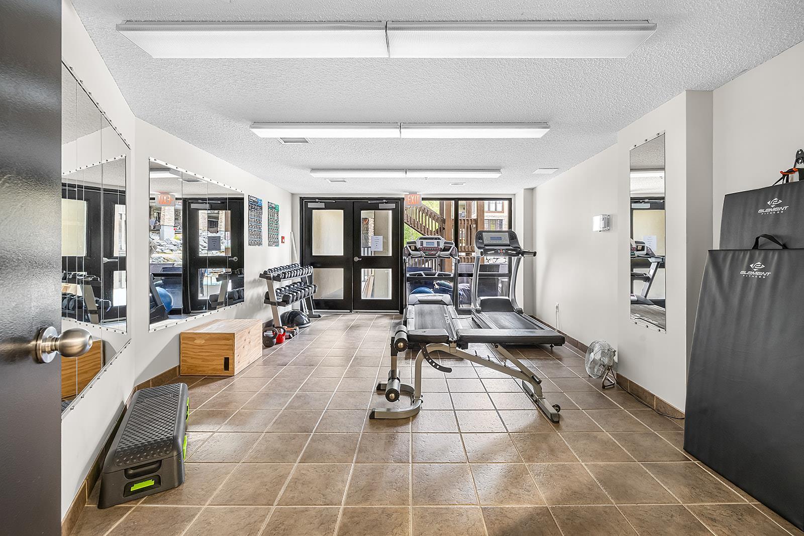 308-880 Dogwood Drive, Kimberley, BC - Indoor Photo Showing Gym Room