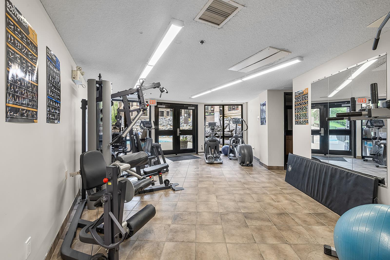 308-880 Dogwood Drive, Kimberley, BC - Indoor Photo Showing Gym Room