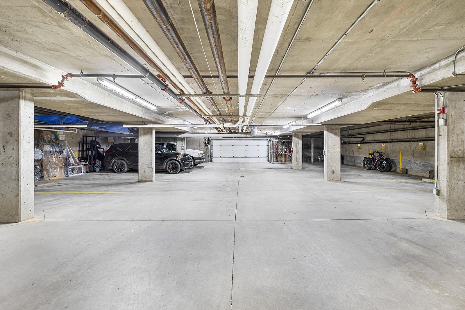308-880 Dogwood Drive, Kimberley, BC - Indoor Photo Showing Garage
