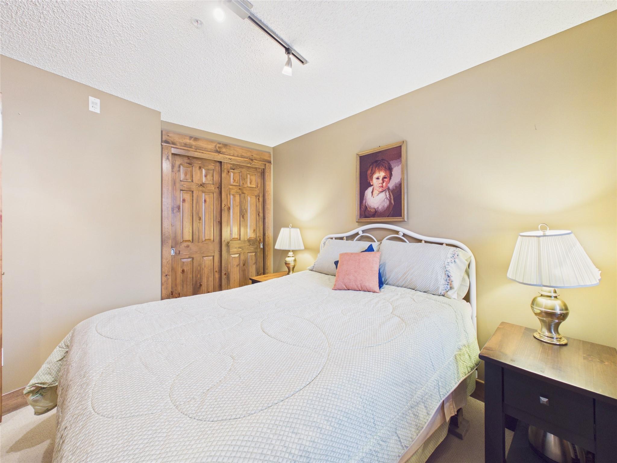308-880 Dogwood Drive, Kimberley, BC - Indoor Photo Showing Bedroom