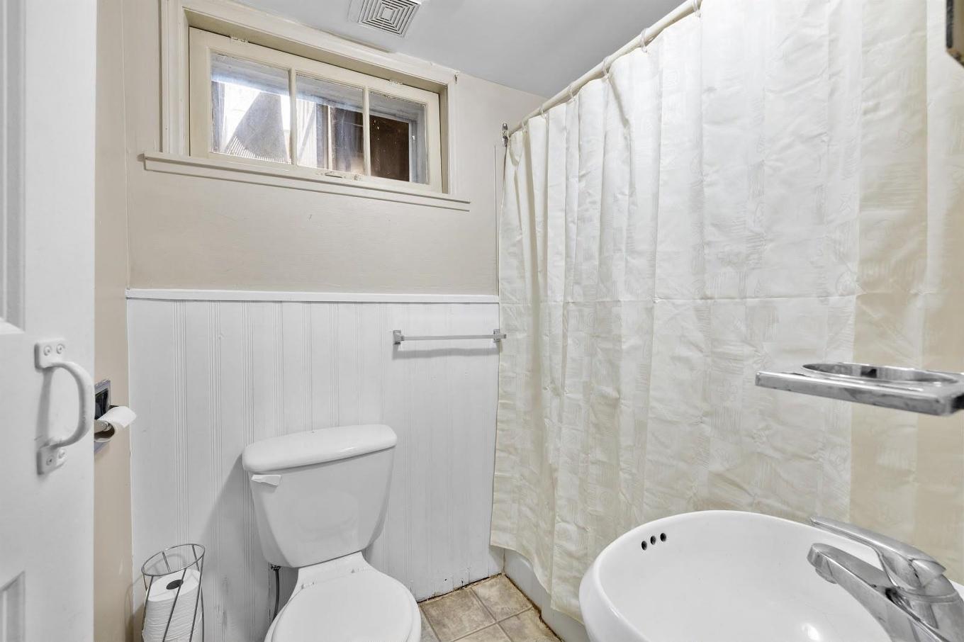 22 Colonel Gray Drive, Charlottetown, PE - Indoor Photo Showing Bathroom