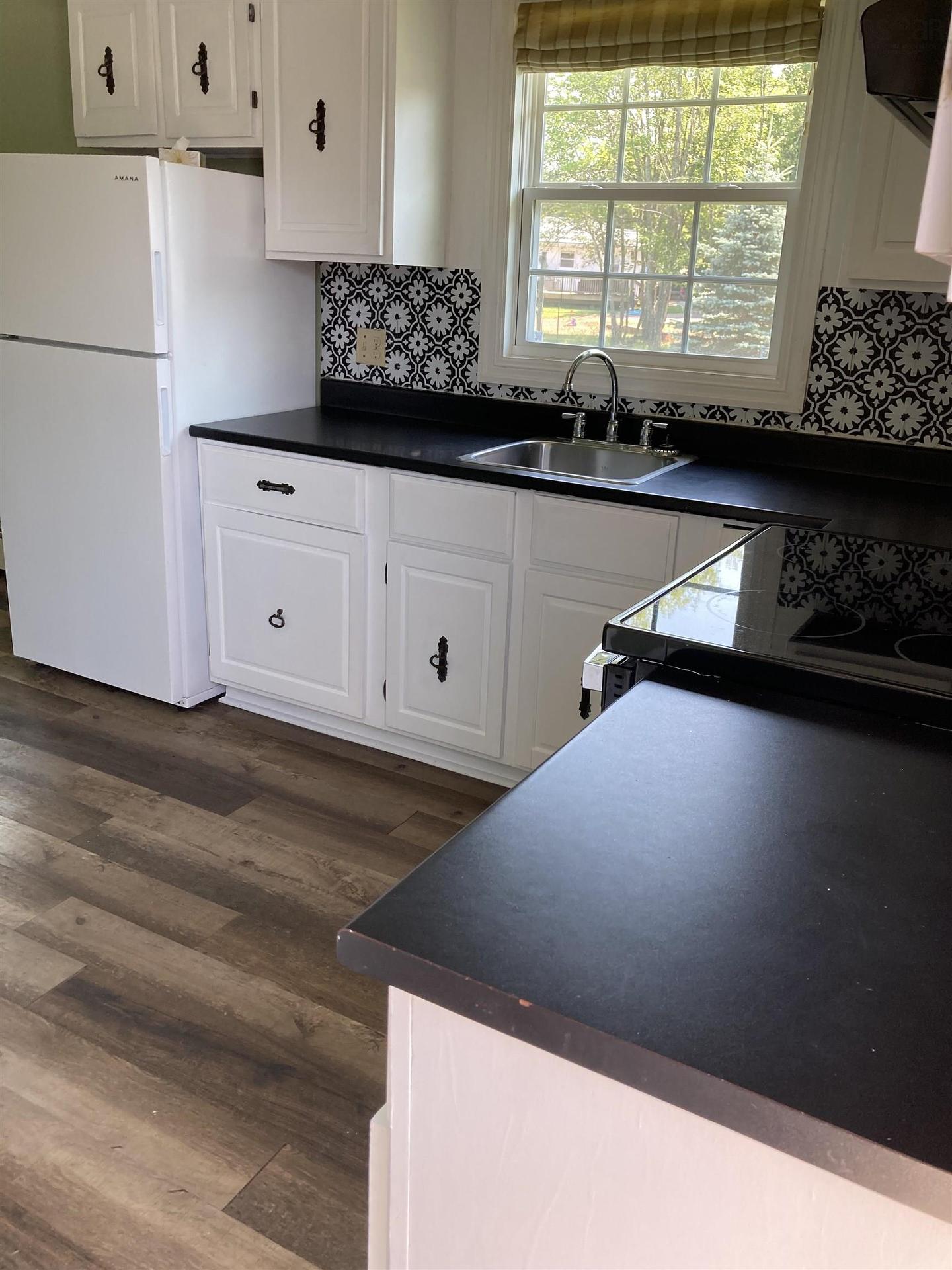 15 Montery Drive, Salmon River, NS - Indoor Photo Showing Kitchen