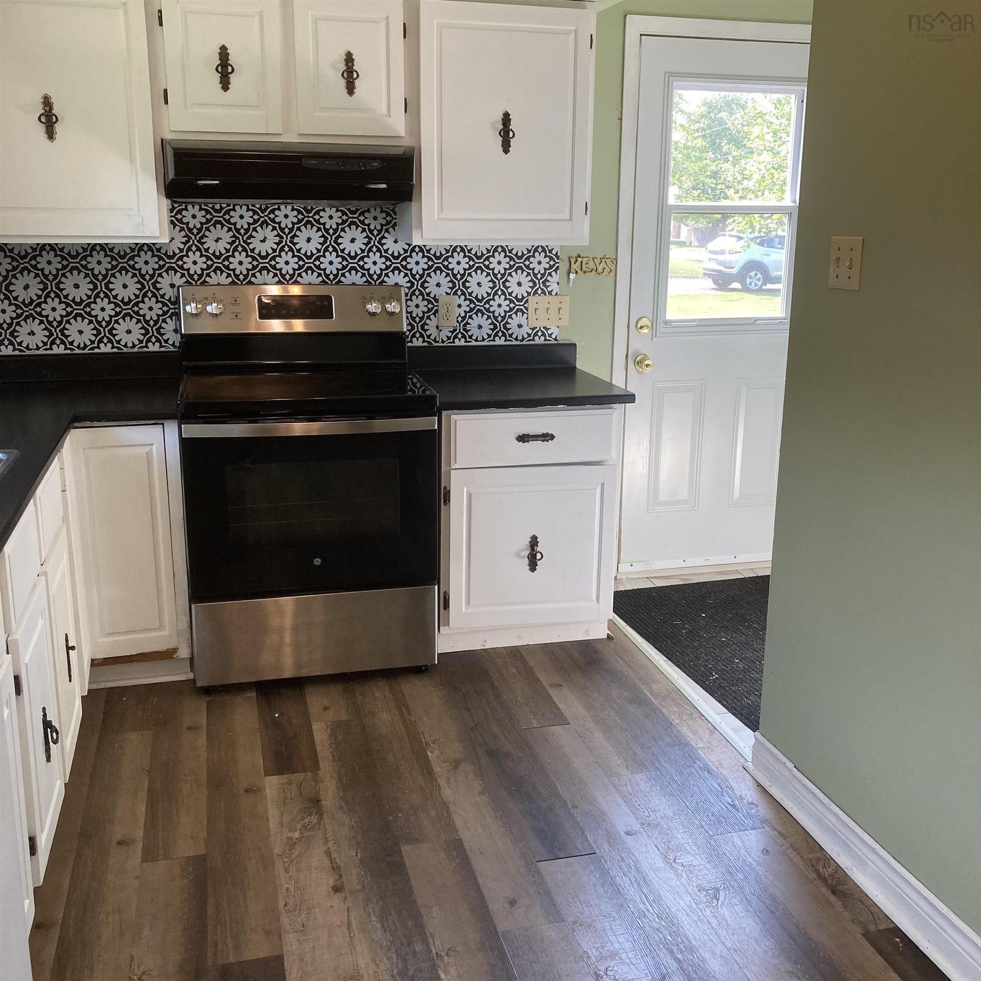 15 Montery Drive, Salmon River, NS - Indoor Photo Showing Kitchen