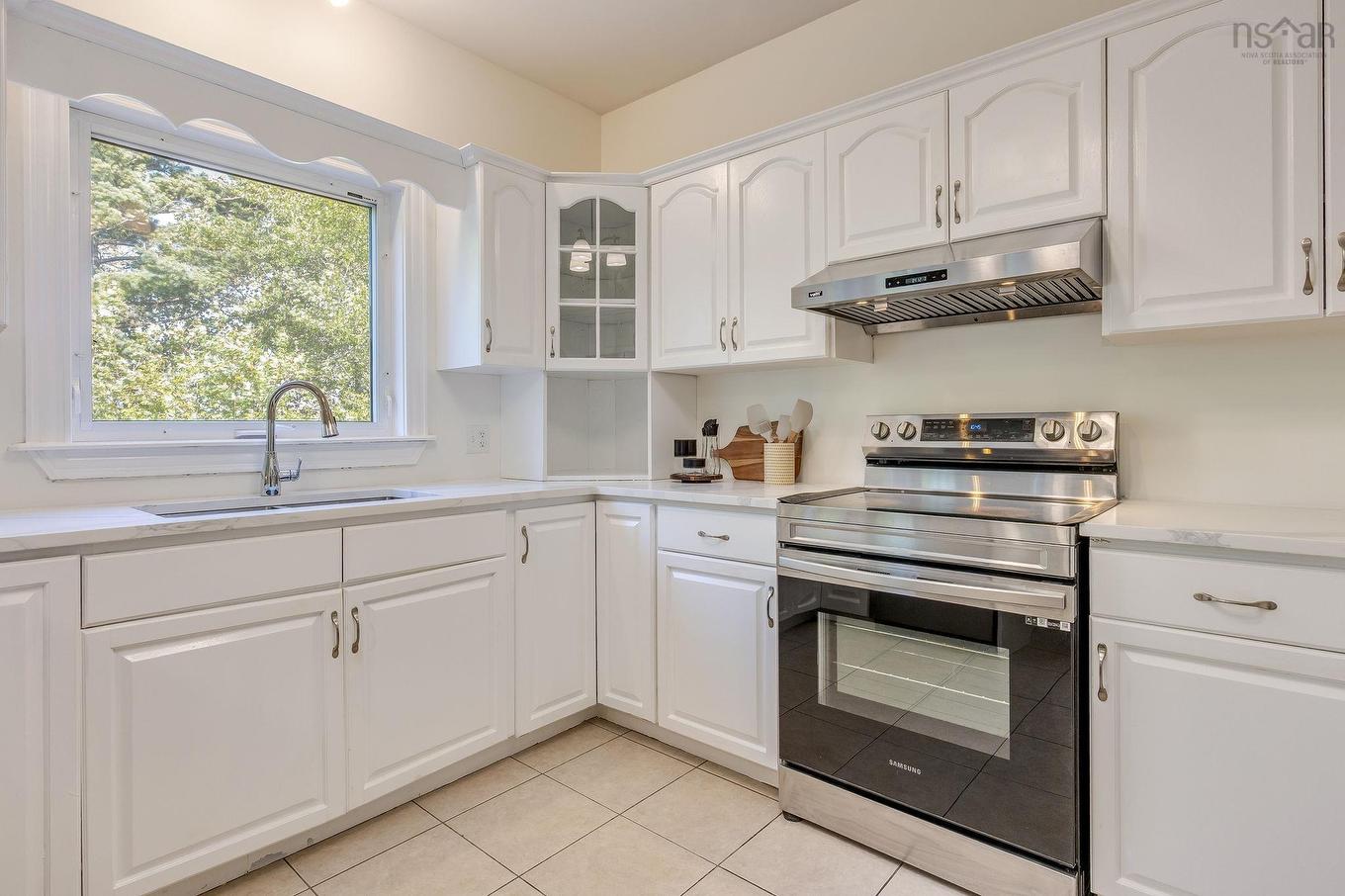 86 Stone Gate Drive, Halifax, NS - Indoor Photo Showing Kitchen