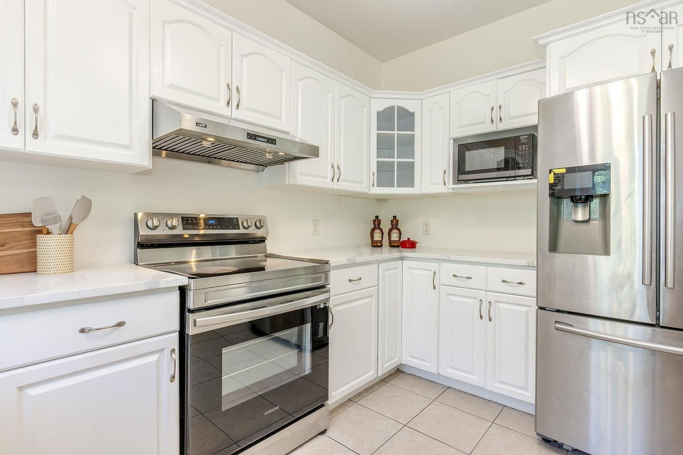 86 Stone Gate Drive, Halifax, NS - Indoor Photo Showing Kitchen