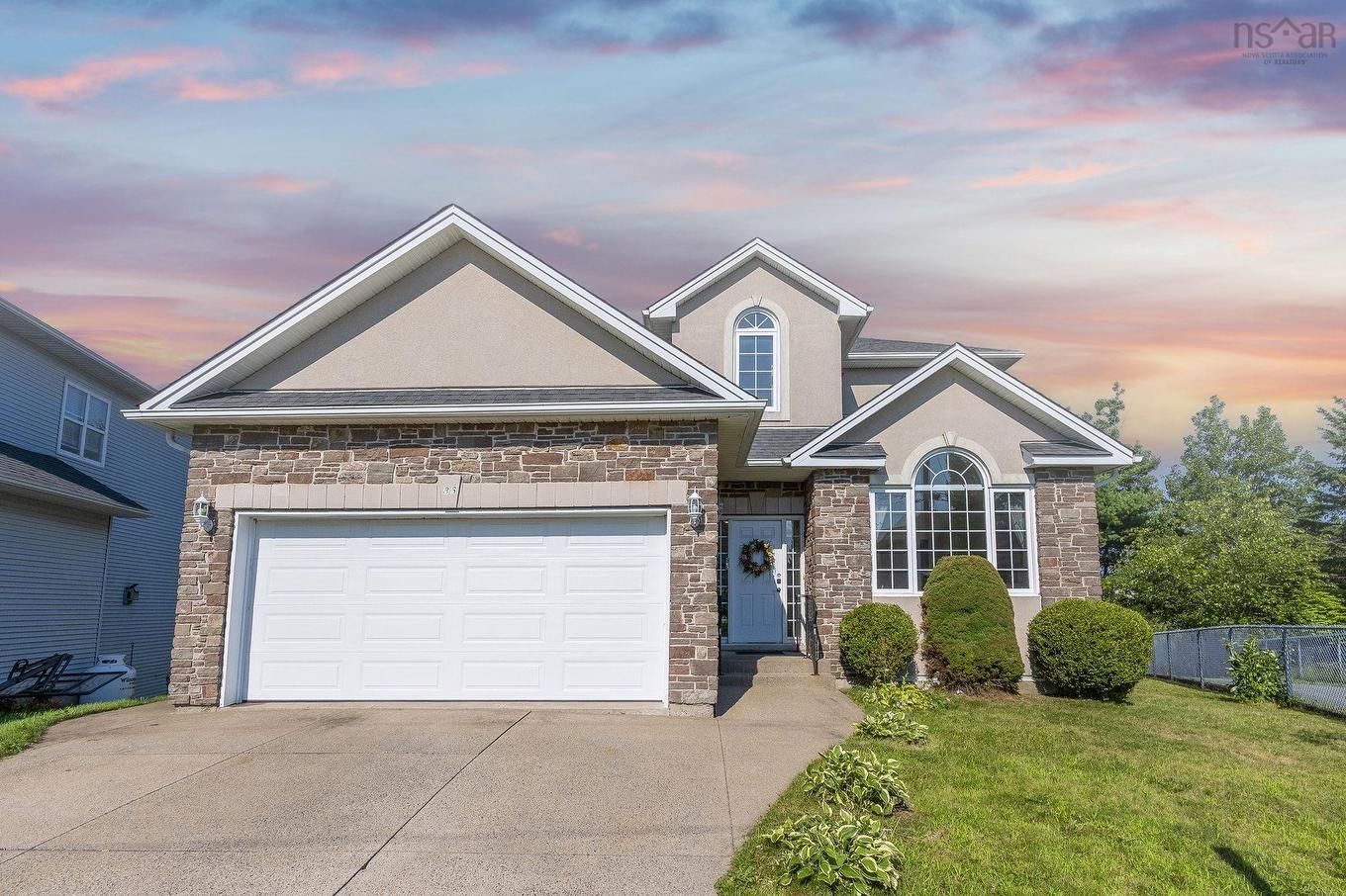 86 Stone Gate Drive, Halifax, NS - Outdoor With Facade