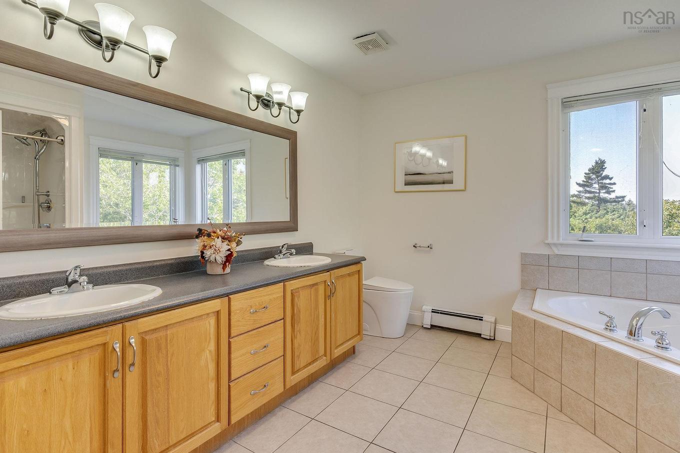 86 Stone Gate Drive, Halifax, NS - Indoor Photo Showing Bathroom