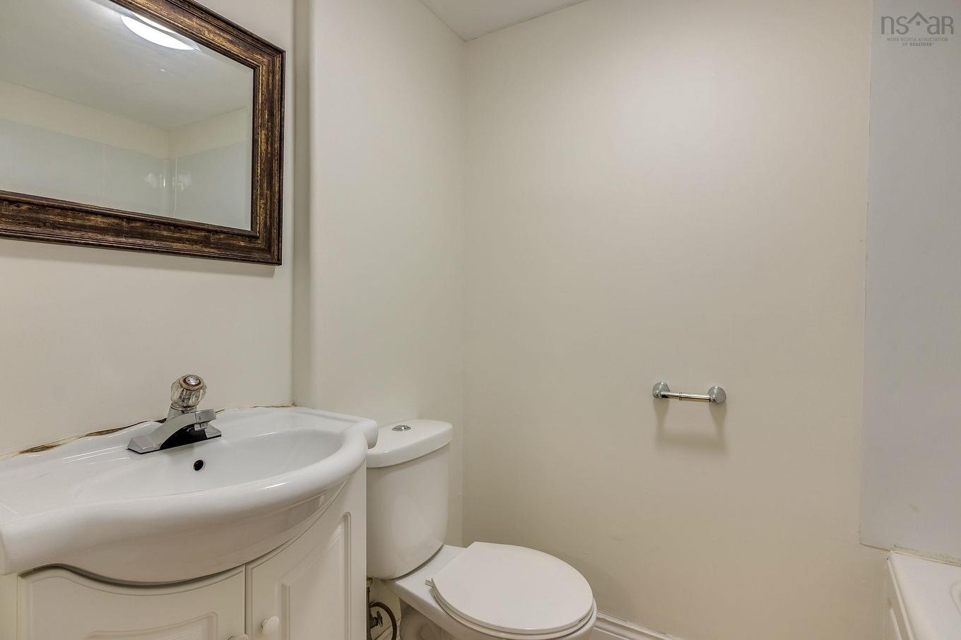 86 Stone Gate Drive, Halifax, NS - Indoor Photo Showing Bathroom