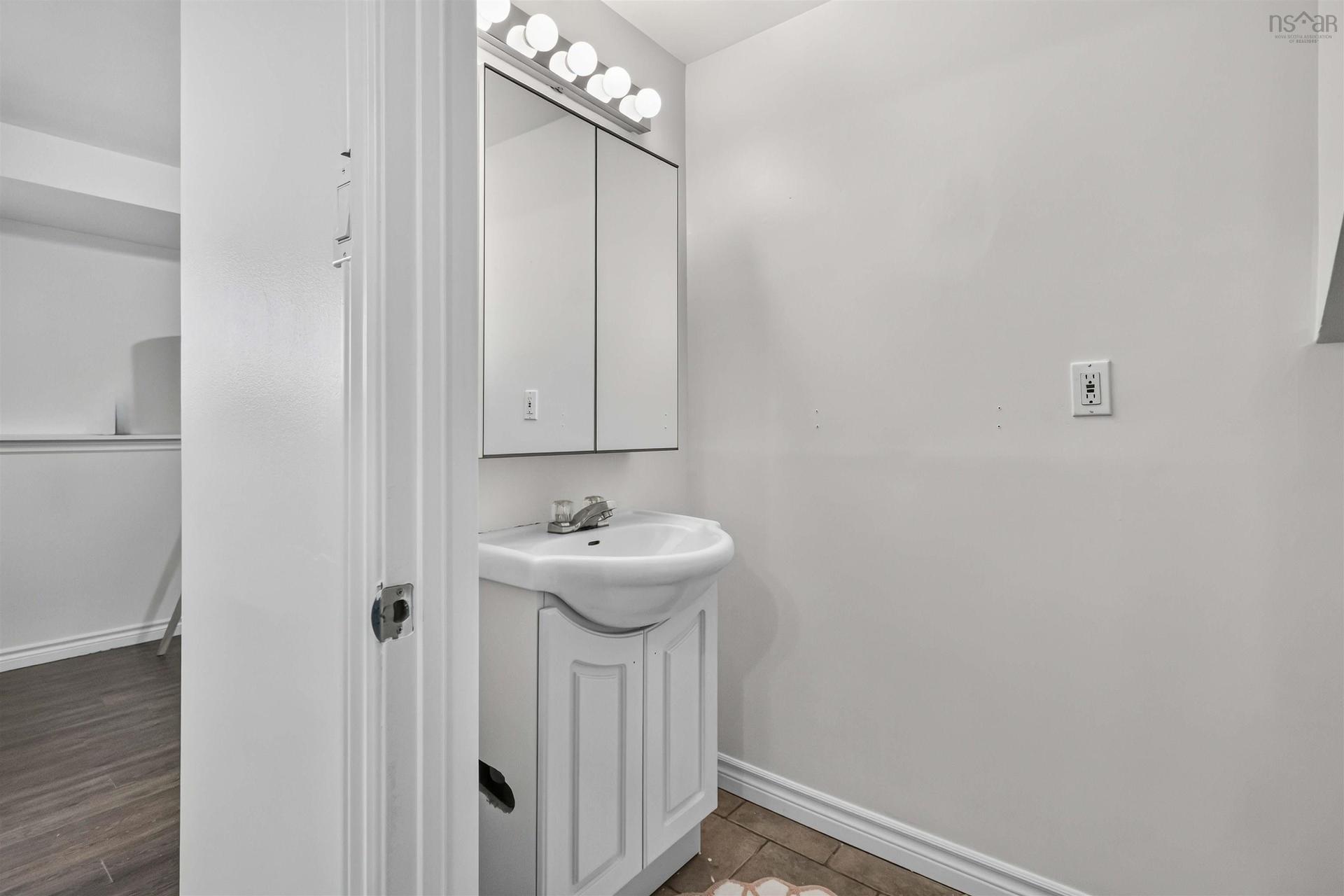 27 Armbro Lane, Cole Harbour, NS
