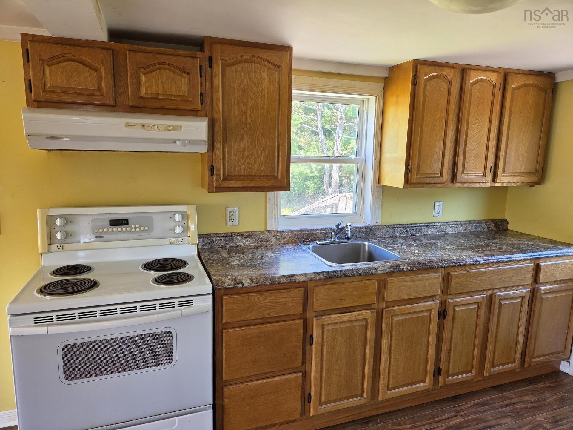 237 Fraser Rd, Harmony, NS - Indoor Photo Showing Kitchen