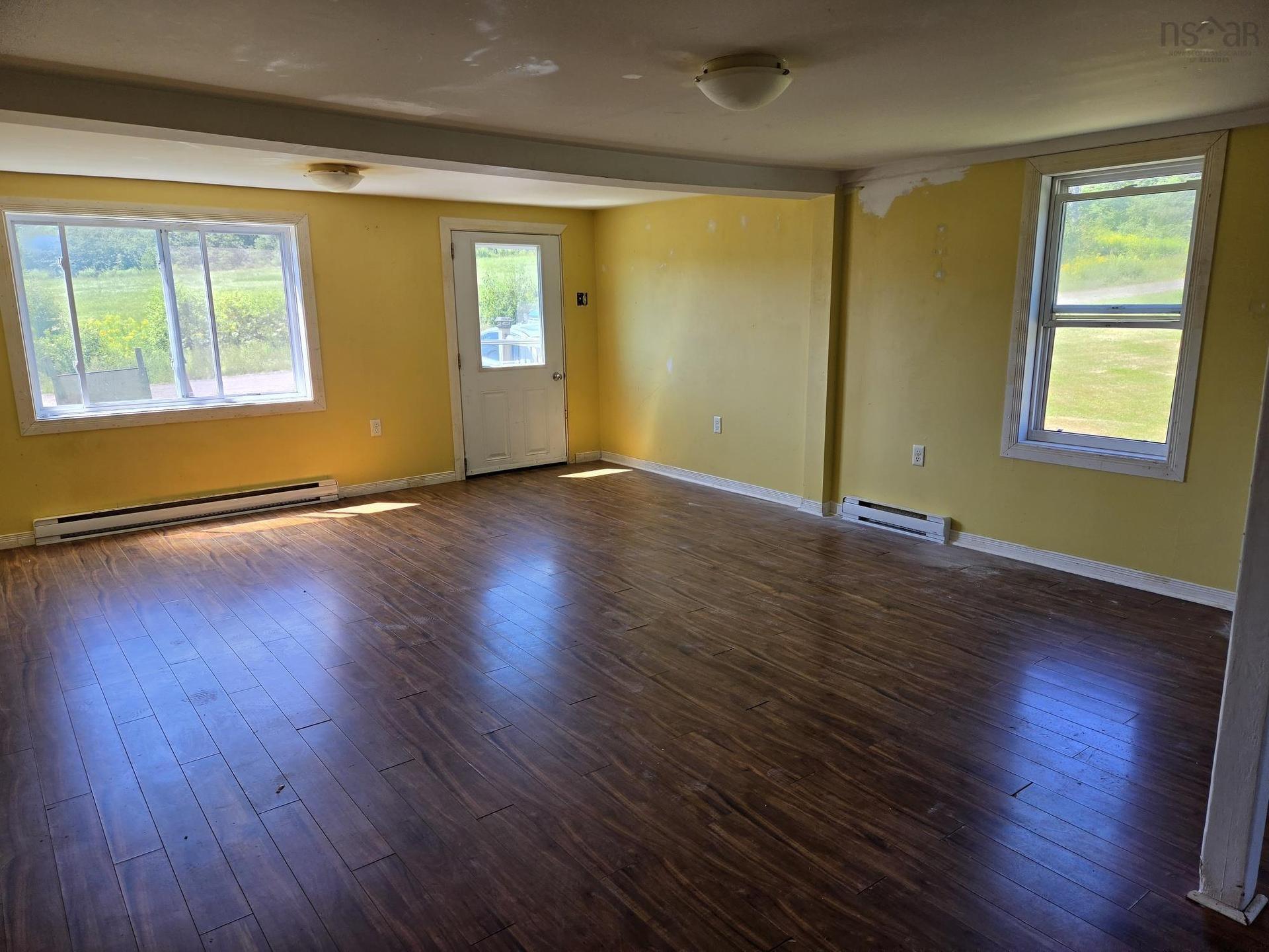 237 Fraser Rd, Harmony, NS - Indoor Photo Showing Other Room