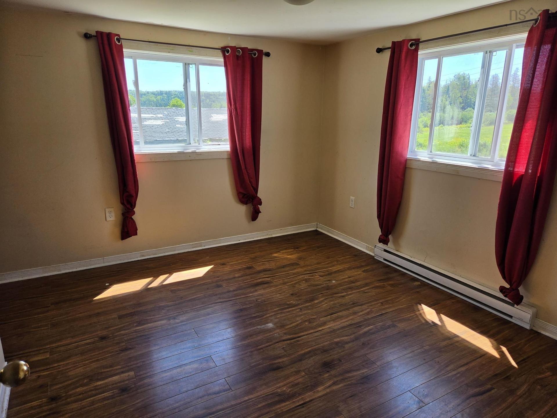 237 Fraser Rd, Harmony, NS - Indoor Photo Showing Other Room