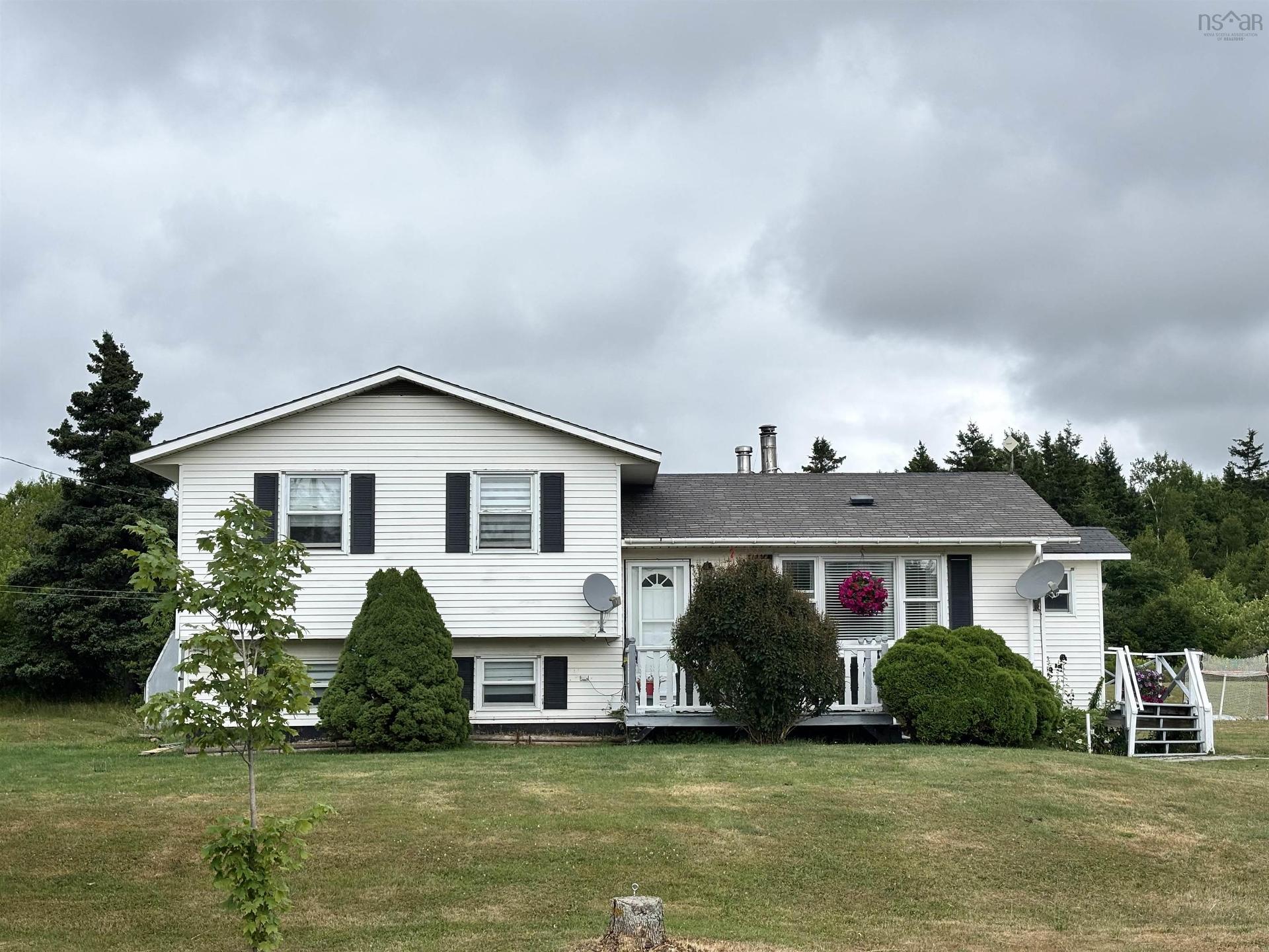 121 Pipers Lane, Inverside, NS - Outdoor With Facade