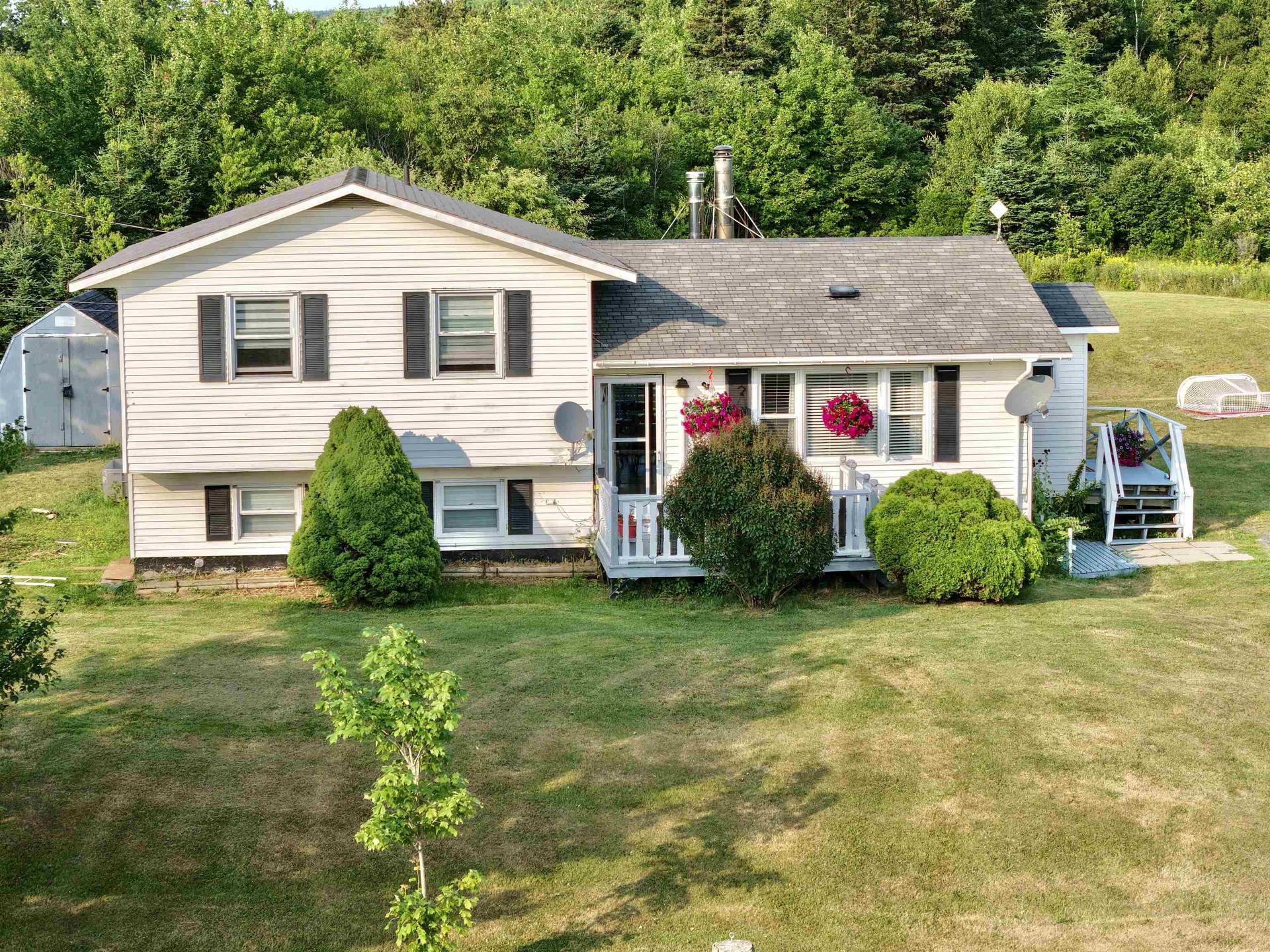 121 Pipers Lane, Inverside, NS - Outdoor With Facade