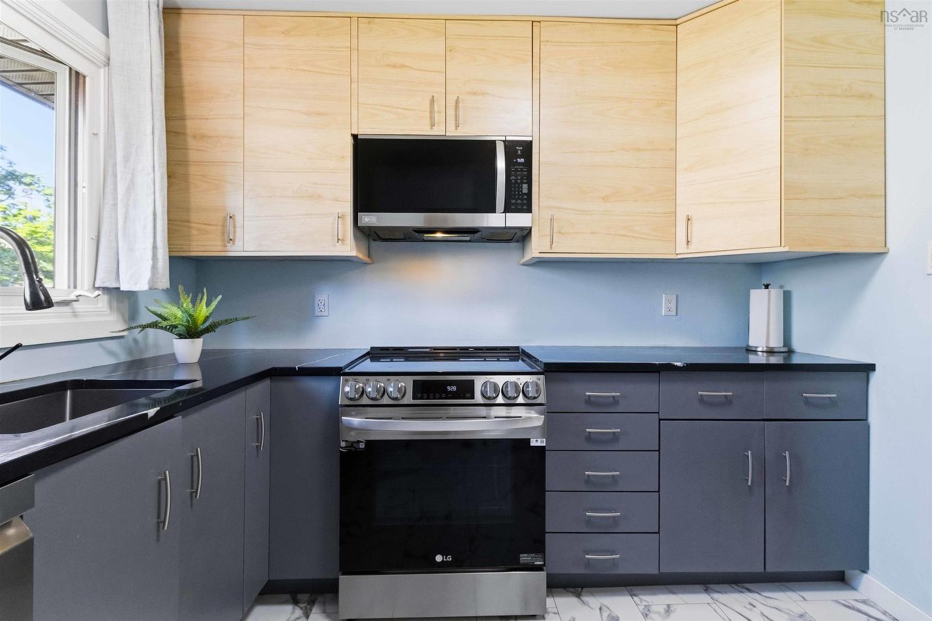 1 Forestside Crescent, Halifax, NS - Indoor Photo Showing Kitchen
