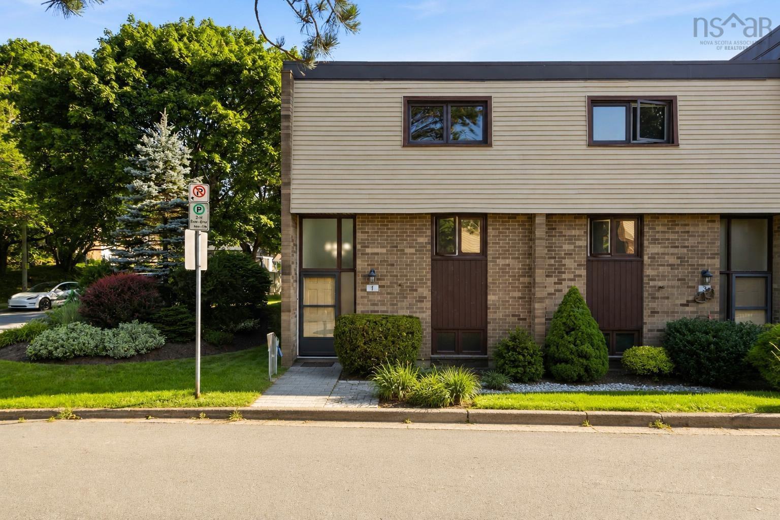 1 Forestside Crescent, Halifax, NS - Outdoor