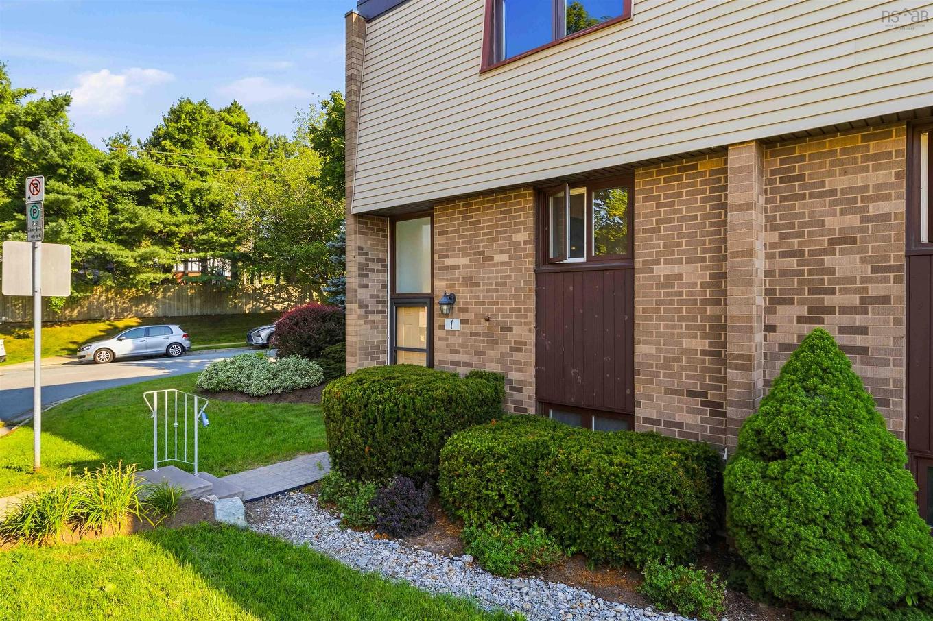 1 Forestside Crescent, Halifax, NS - Outdoor