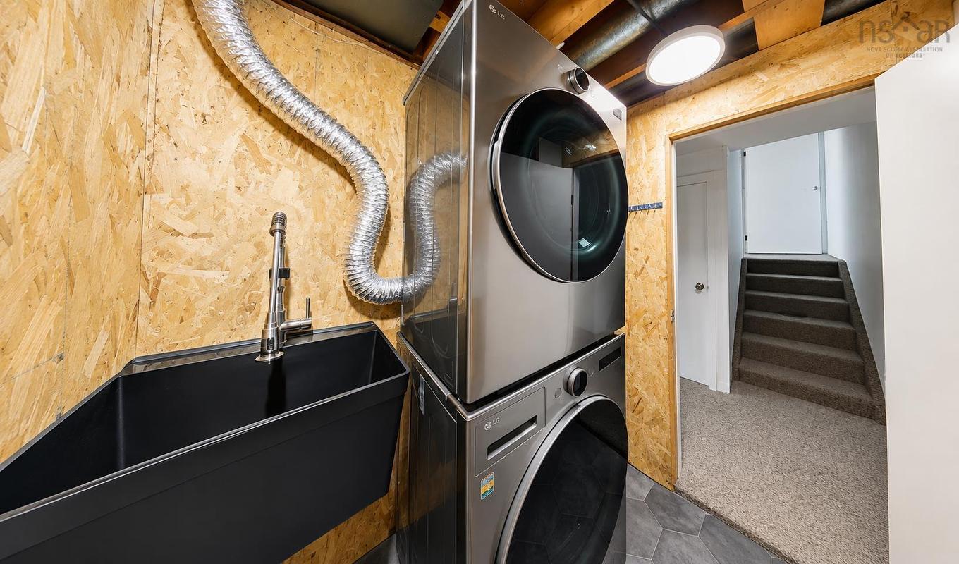 1 Forestside Crescent, Halifax, NS - Indoor Photo Showing Laundry Room