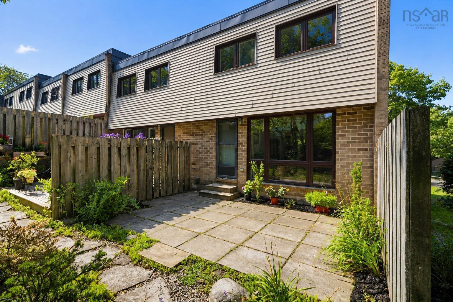 1 Forestside Crescent, Halifax, NS - Outdoor