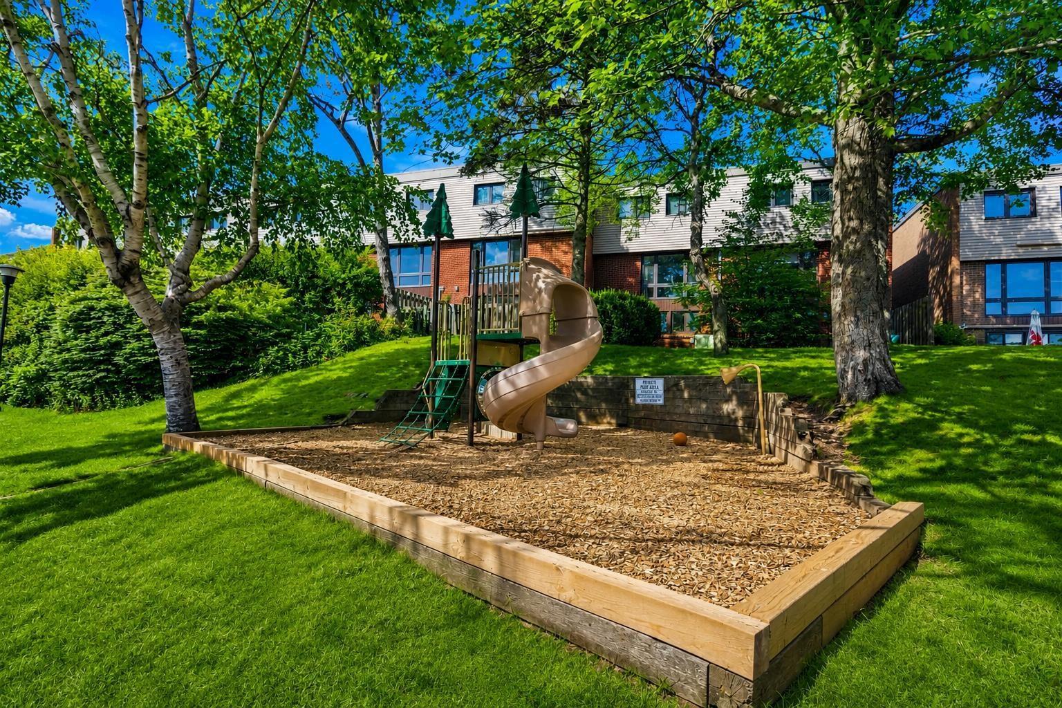 1 Forestside Crescent, Halifax, NS - Outdoor
