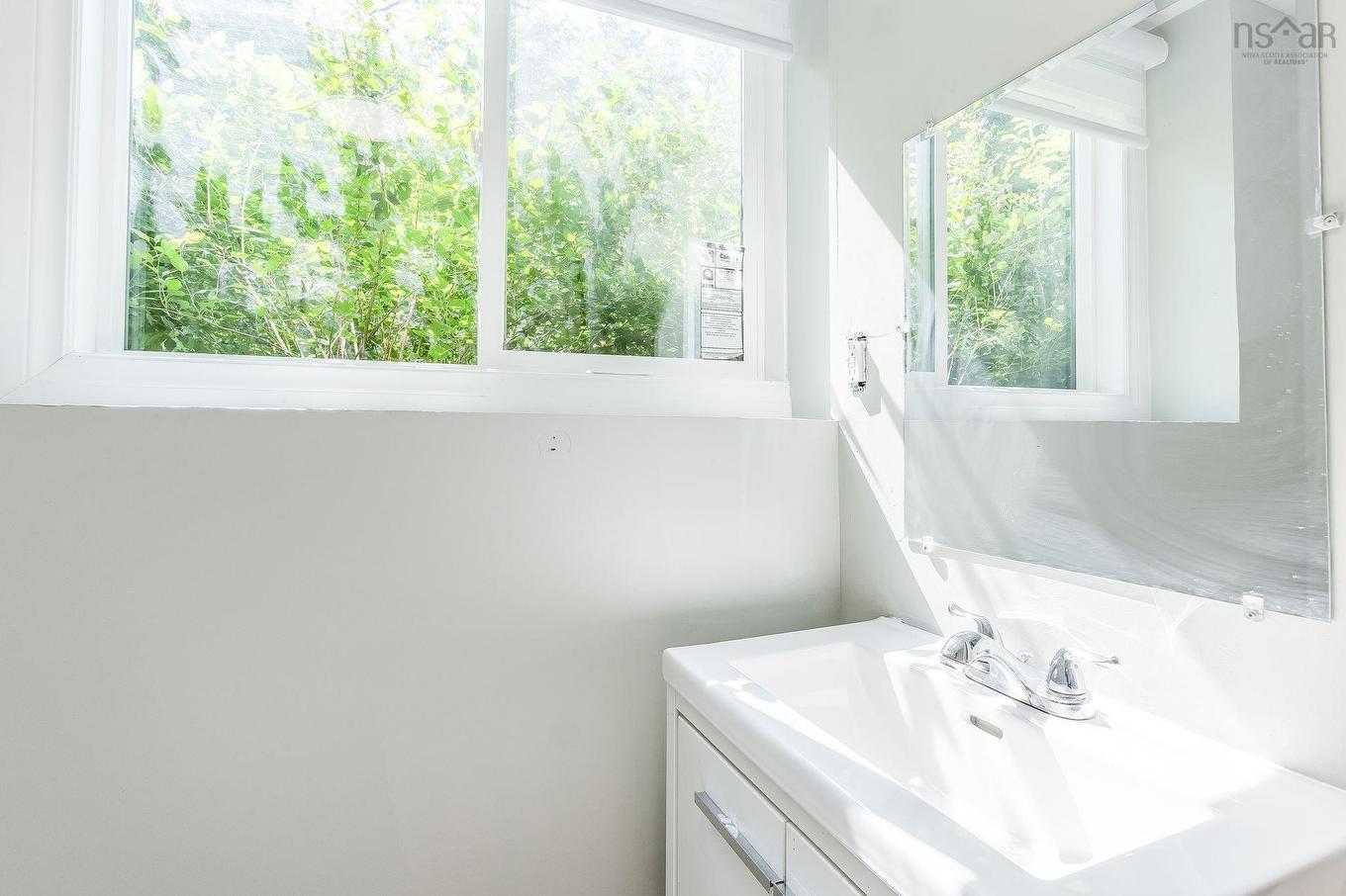 2 Minas Street, Kentville, NS - Indoor Photo Showing Bathroom