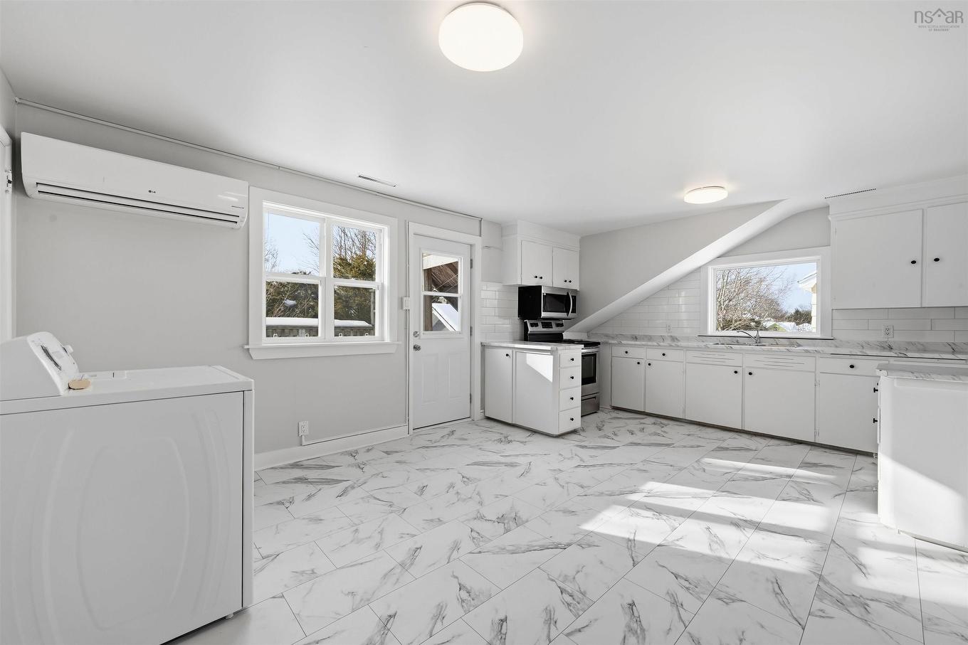 56 Whitman Court, Truro, NS - Indoor Photo Showing Laundry Room