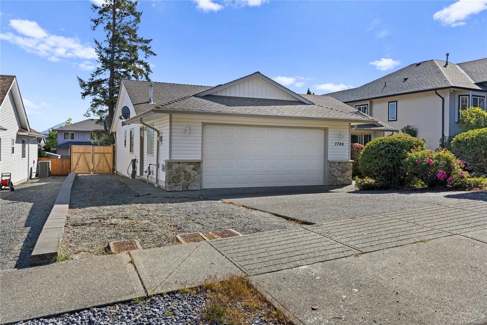 1746 White Blossom Way, Nanaimo, BC
