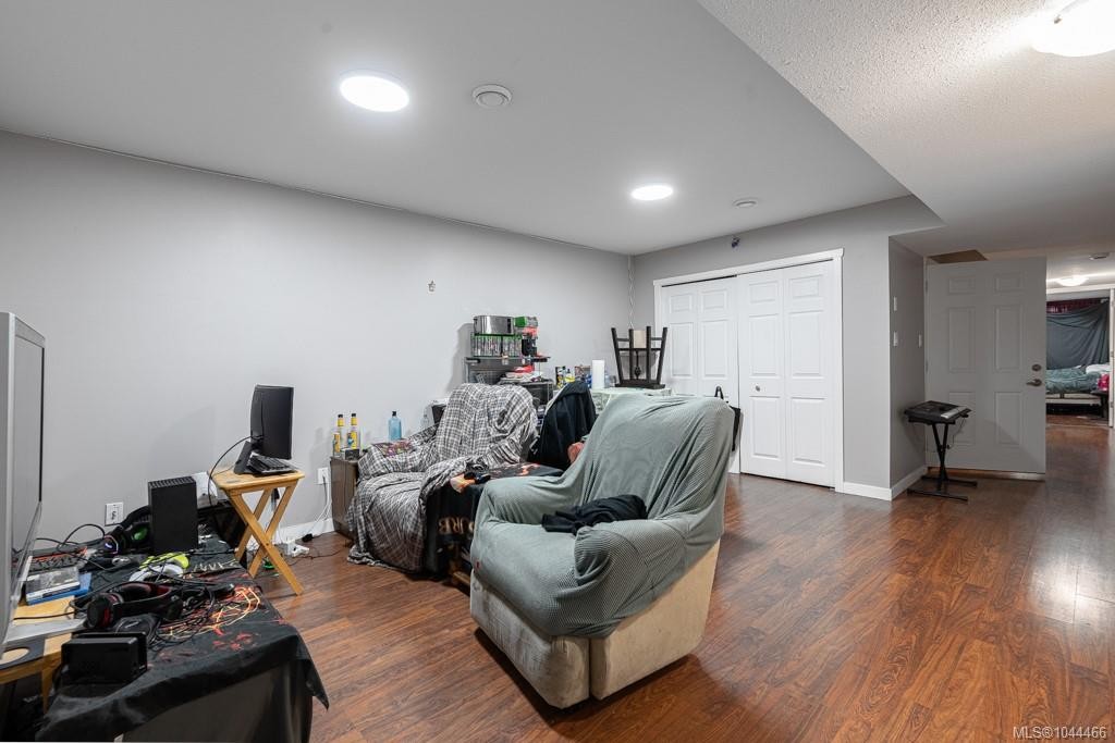 497 Poets Trail Dr, Nanaimo, BC