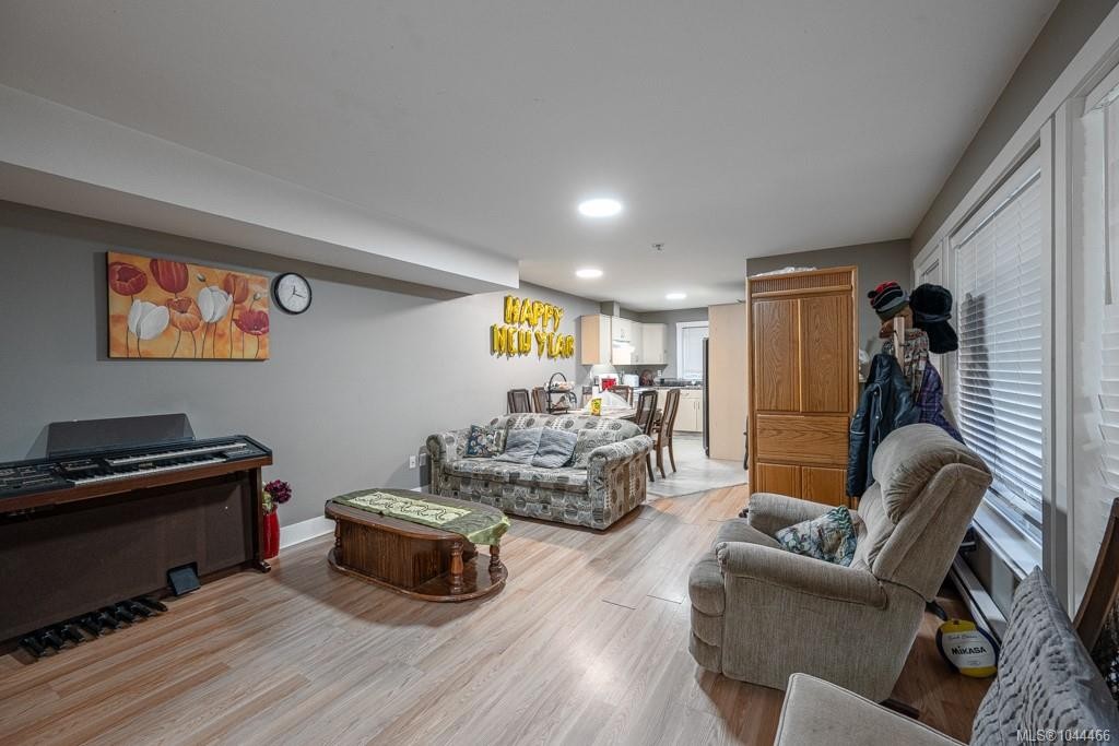497 Poets Trail Dr, Nanaimo, BC