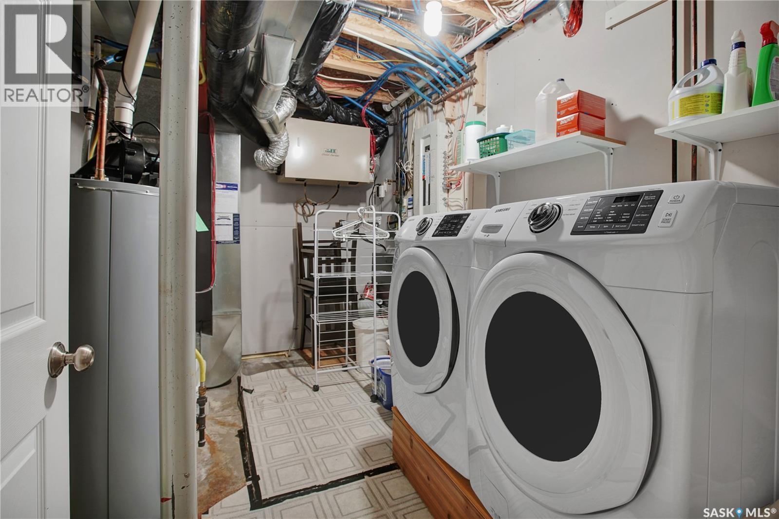 118 Meadowlark Park, Warman, SK - Indoor Photo Showing Laundry Room