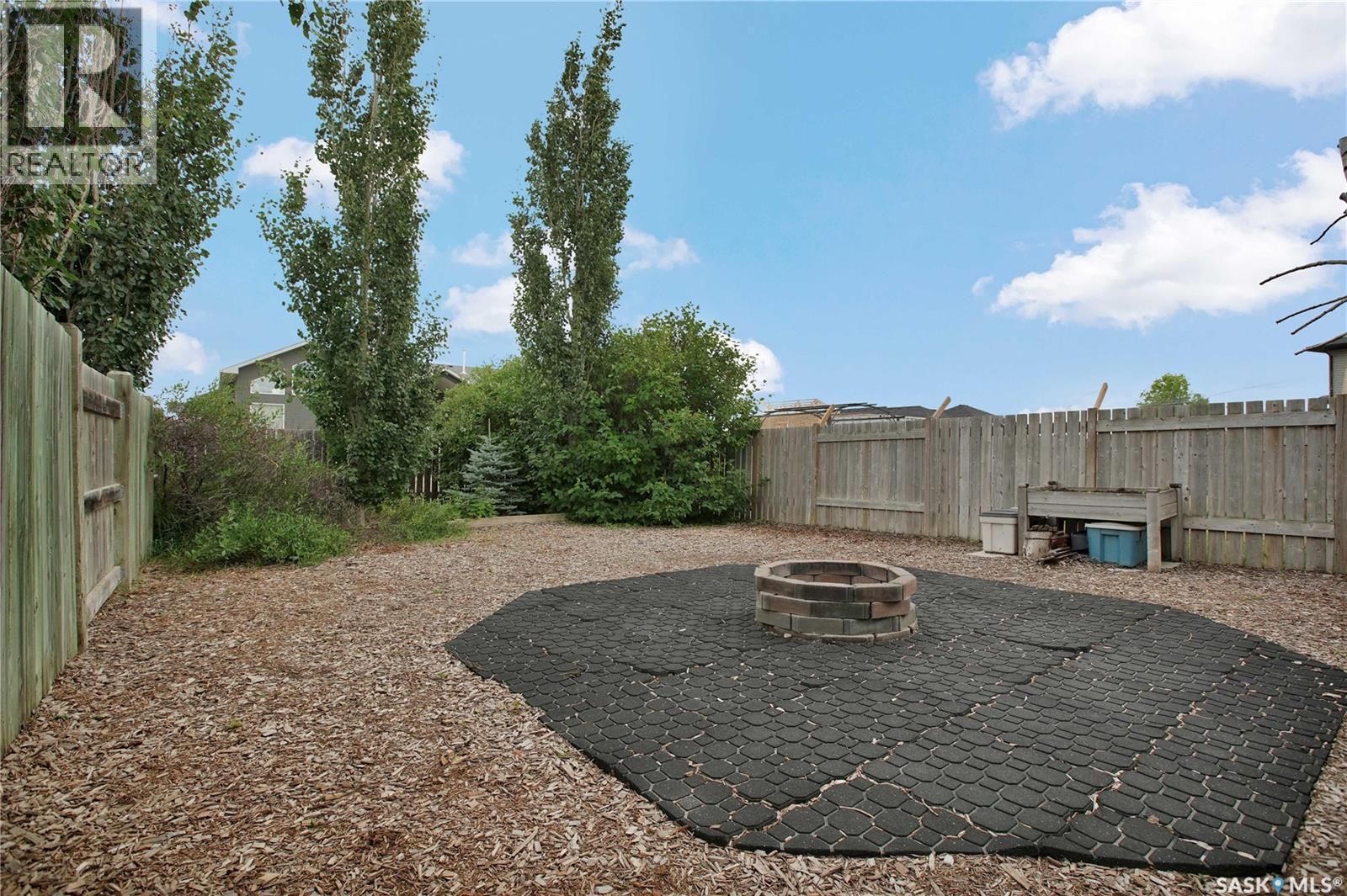 118 Meadowlark Park, Warman, SK - Outdoor