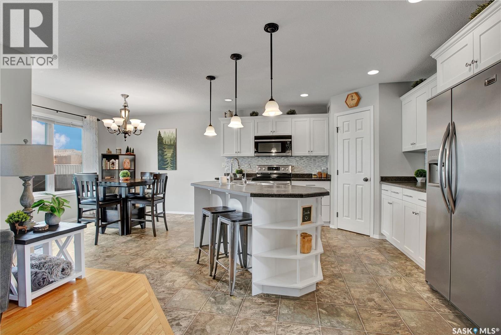 118 Meadowlark Park, Warman, SK - Indoor Photo Showing Other Room