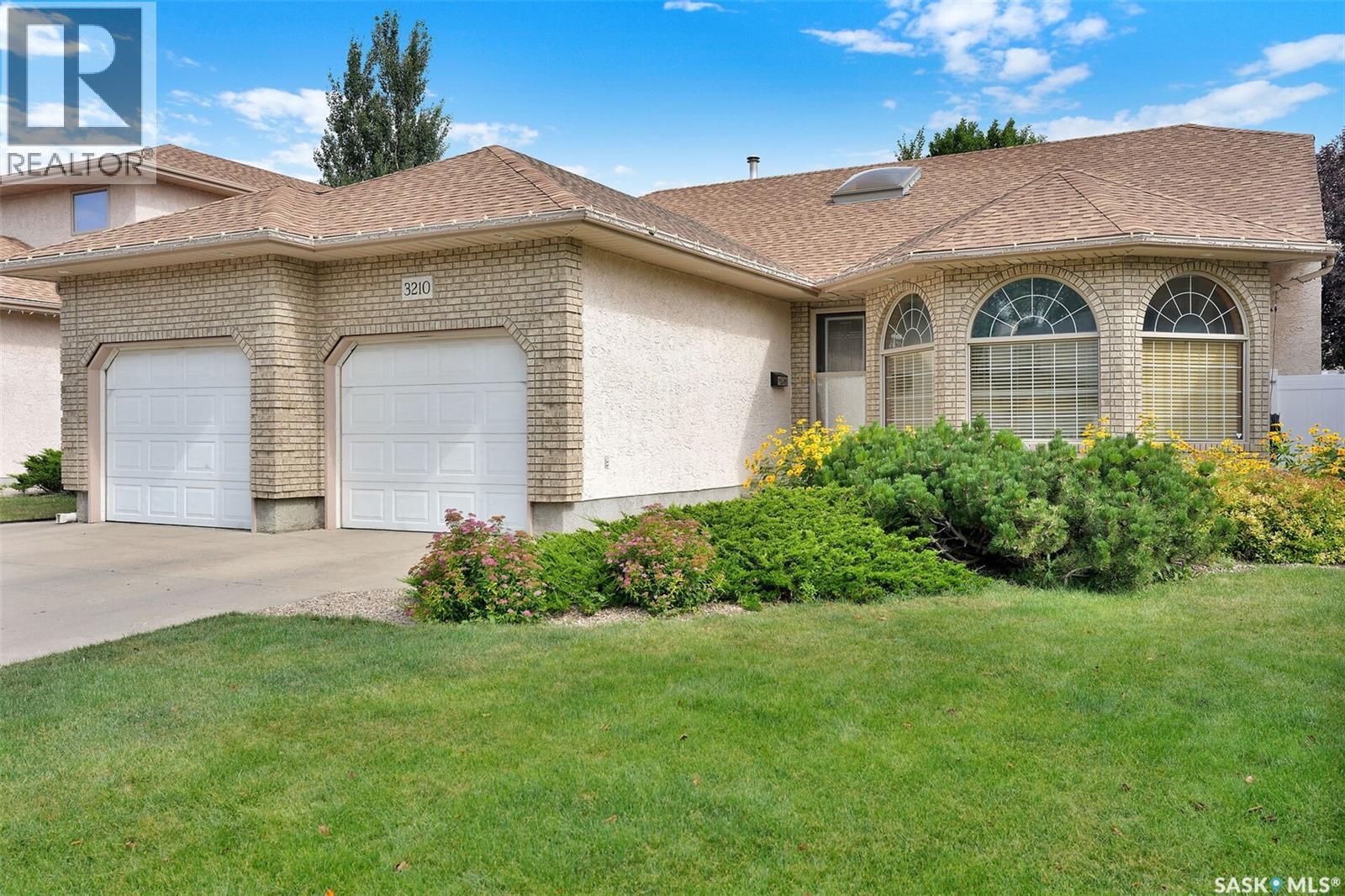 3210 Peyson Bay E, Regina, SK - Outdoor
