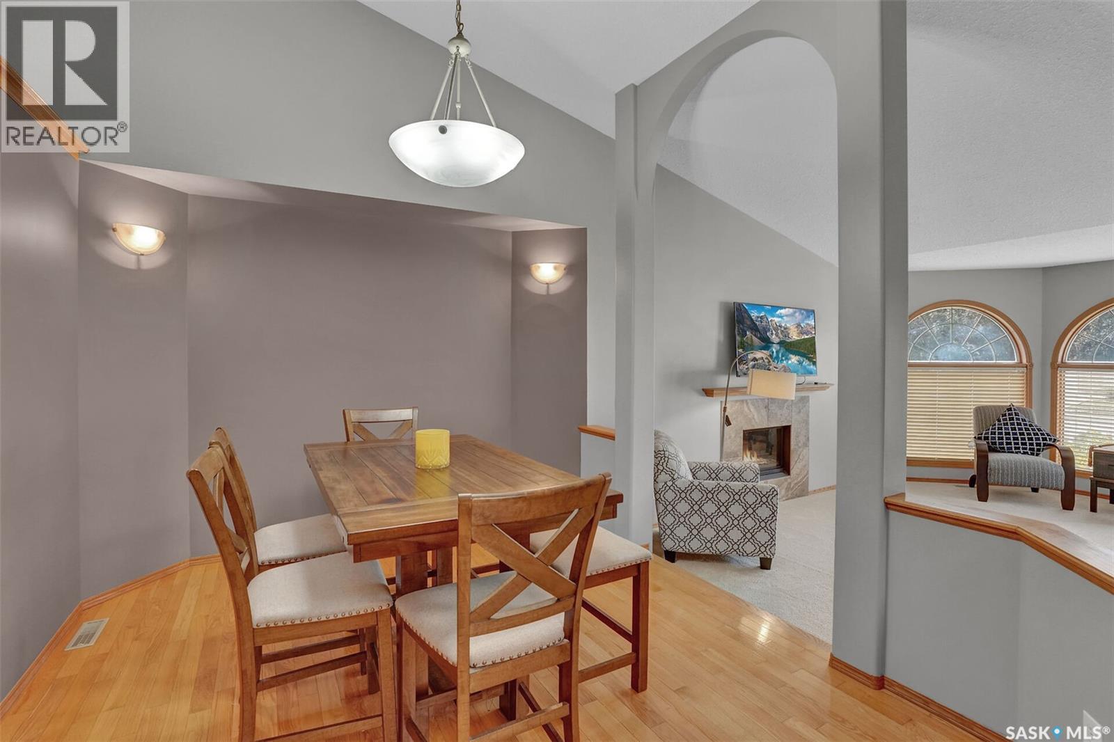 3210 Peyson Bay E, Regina, SK - Indoor Photo Showing Dining Room