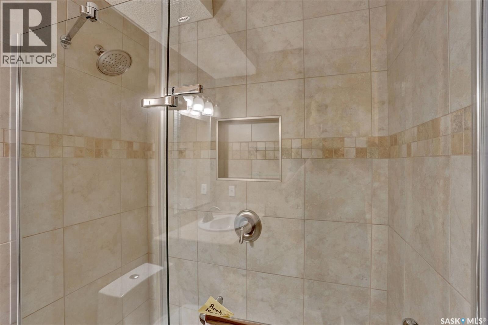 3210 Peyson Bay E, Regina, SK - Indoor Photo Showing Bathroom